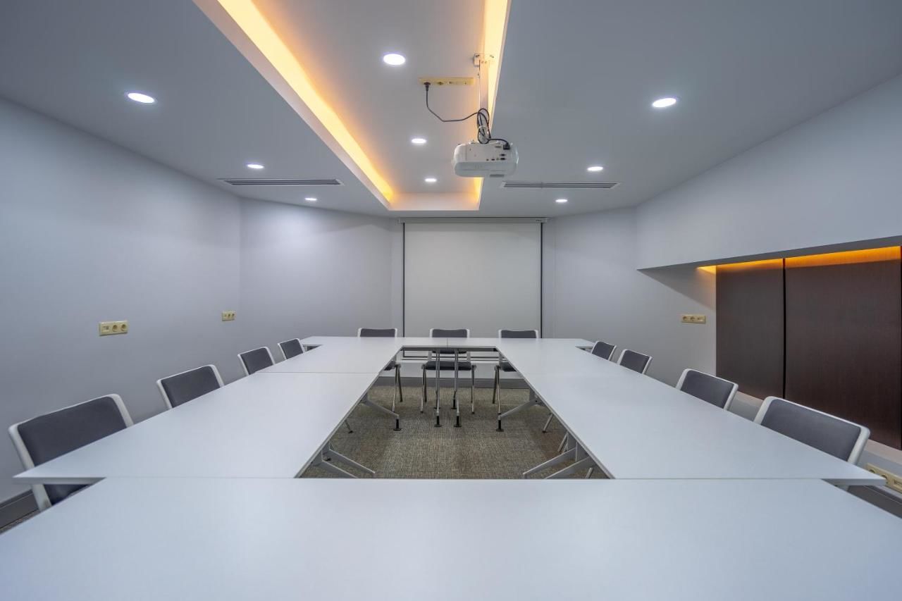 Отель Hotel Atlas Abashidze Тбилиси-41